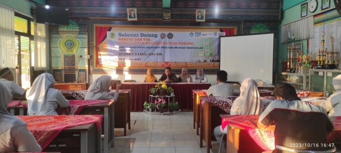 UNIMUDA Sorong Dampingi SMK Yasmu Manyar Gresik – Jawa Timur - Menjadi Pusat Keunggulan