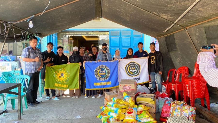 Mahasiswi Program Studi Pendidikan IPA Terjun KKN Muda Merdeka di Kampung Kuadas