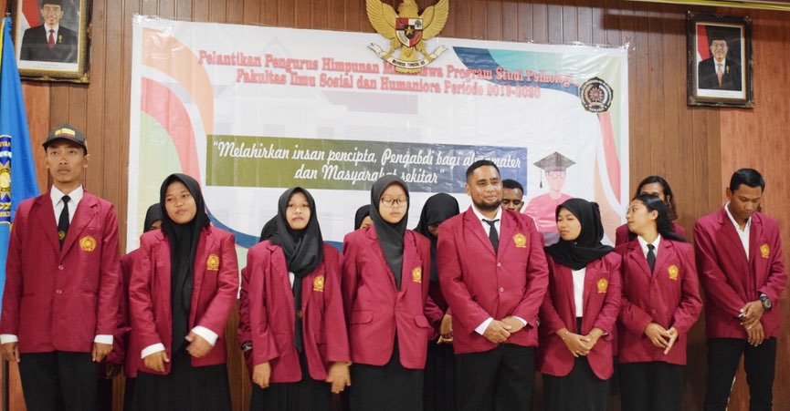 Dekan FISHUM Resmi Lantik HIMPSIKO UNIMUDA
