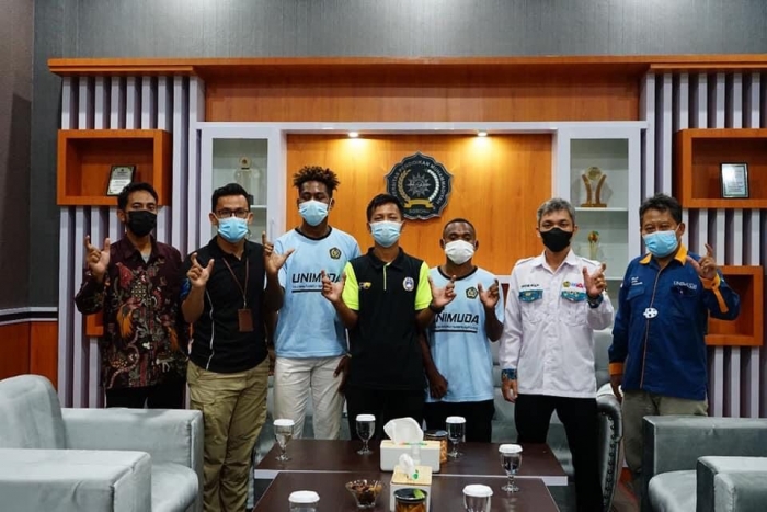 UNIMUDA Berangkatkan 2 Putra Terbaik Papua Ikuti Program Pemusatan Latihan Sepak Bola ke Bali