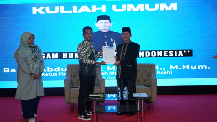 Tumbuhkan Kesadaran Budaya: Meninjau Ragam Hukum Adat di Indonesia dalam Kuliah Umum