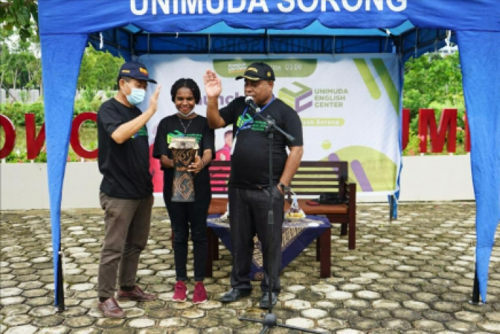 UNIMUDA Sorong Resmi Dirikan English Center
